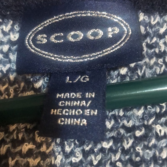 Shades of blue and white ladies sweater size‎ large - Picture 5 of 7